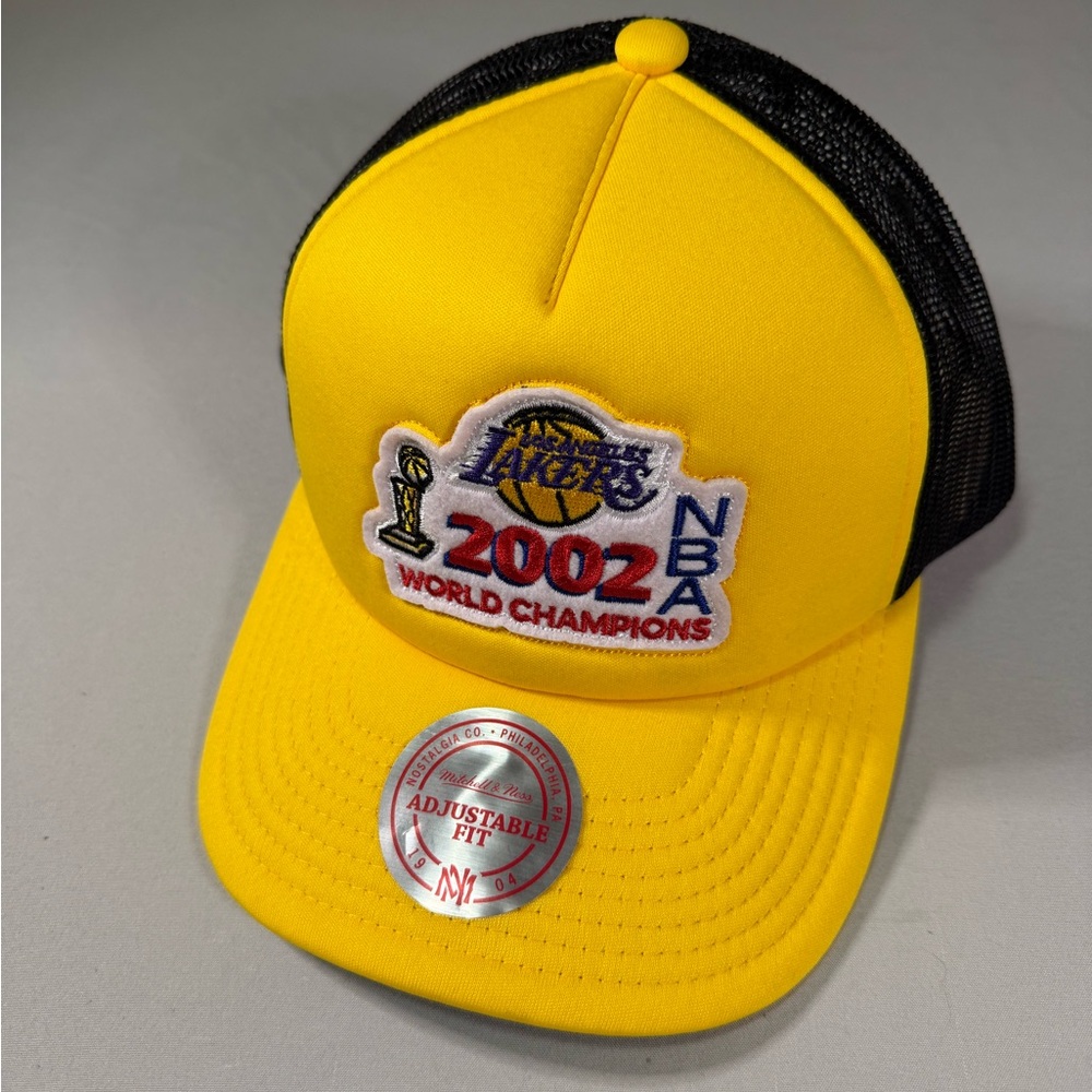 Mitchell & Ness‎ Lakers 2002 NBA Champs Trucker Snapback NWT